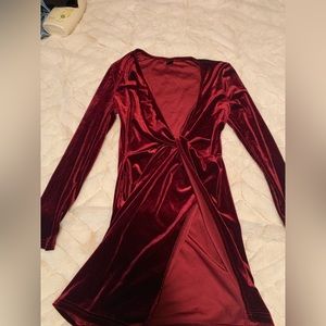 red v neck dress